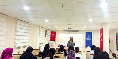 Kars’ta yurt öğrencilerine “Bağımlılıkla Mücadele” konferansı düzenlendi