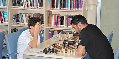 Kars’ta Zafer Bayramı Satranç Turnuvası düzenlendi