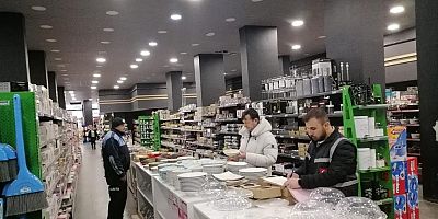 Kars’ta zincir marketlerde fiyat denetimi yapıldı