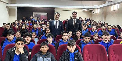 Kars TSO Başkanı Kadir Bozan, kariyer günlerinde öğrencilerle buluştu