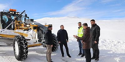 Kars Valisi Polat, Kar Kaplanlarının yol açma çalışmalarına katıldı
