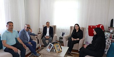 Kars Valisi Türker Öksüz'den Şehit Ailesine ziyaret