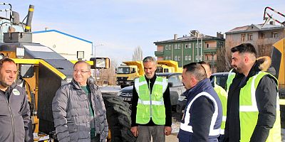 Kars Valisi Ziya Polat, İl Özel İdaresi'ni ziyaret etti