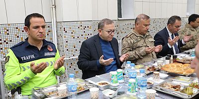 Kars Valisi Ziya Polat Jandarma Personeliyle İftarda Buluştu