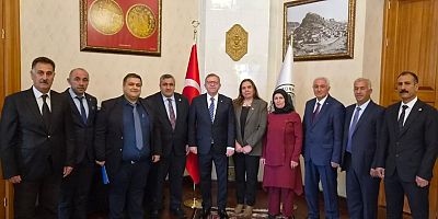 Kars Valisi Ziya Polat Muhtarlar Günü'nü Kutladı