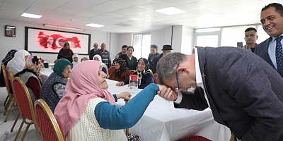 Kars Valisi Ziya Polat, Yaşlılar Günü'nde ulu çınarları unutmadı