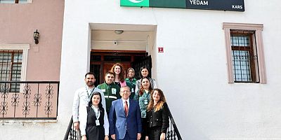 Kars Valisi Ziya Polat, Yeşilay Derneği'ni ziyaret etti