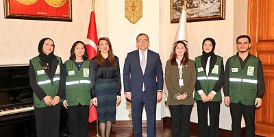 Kars Valisi Ziya Polat, Yeşilay Heyetini Makamında Kabul Etti