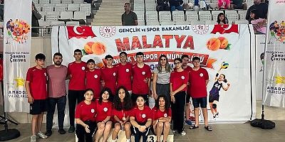 Kars Yüzme Takımı Türkiye Finalleri'ne Damga Vurdu
