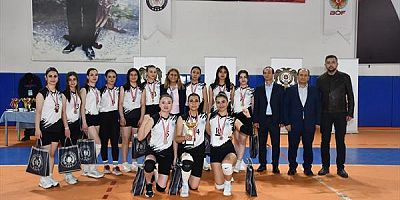 KAÜ Geleneksel Spor Şenliği, ödül töreniyle taçlandırıldı