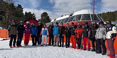 Kaymakam Aslantatar’dan Snowboard Antrenörlük eğitmenlerine ziyaret