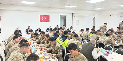 Kaymakam Kahraman, güvenlik güçleriyle iftarda buluştu