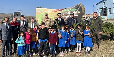 Kaymakam Kahraman, Milli Ağaçlandırma Günü’nde Fidan Dikti