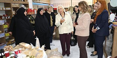 KGK Başkanı Öztürk, Gazi Kars Kadın Kooperatifini Ziyaret etti