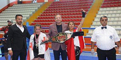 Kickboks sporcular Ani'nin Fethi için kıyasıya mücadele ettiler