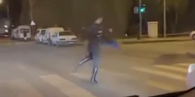 Kırmızı Işıkta Kafkas Sürprizi: Genç Ekibin Gösterisi Alkış Topladı 