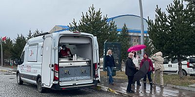 Kızılay’dan Üniversite Öğrencilerine Sıcak Çorba İkramı...