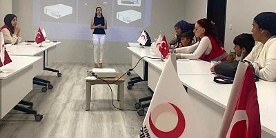Kızılay Kadın Kars Teşkilatı’ndan Aileyi Güçlendiren Eğitim