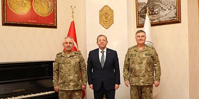 Komutanlardan Vali Polat'a ziyaret