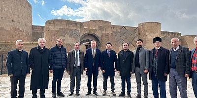 MHP Genel Başkan Yardımcısı Sadir Durmaz, Ani Ören Yerini ziyaret etti