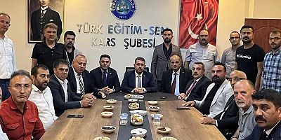 MHP Heyetinden Türkiye Kamu-Sen Kars İl Başkanlığı'na Ziyaret