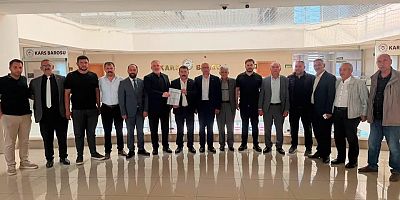 MHP Kars Merkez İlçe Başkanı Yavuz Aydınyer mazbatasını aldı