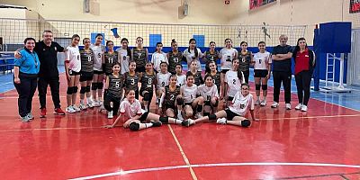 Midi Voleybol Müsabakasında dostluk kazandı