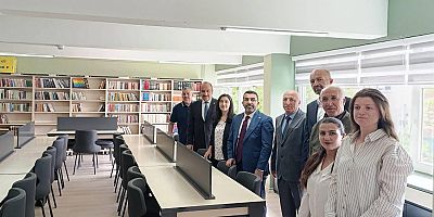 Çalkın, Kars Alparslan Anadolu Lisesi Kütüphanesini İnceledi