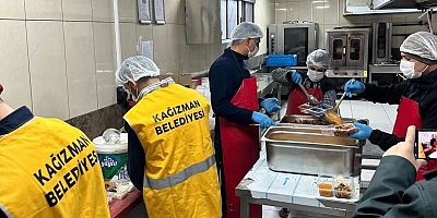 Kağızman’da ihtiyaç sahipleri ve yaşlı vatandaşlara sıcak iftar