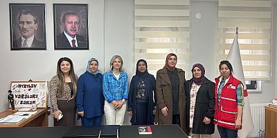 Saadet Partisi Kars Kadın Kolları’ndan Kızılay’a anlamlı ziyaret