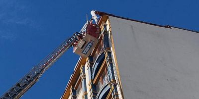 Saçak altından geçerken buz sarkıtlarına dikkat edin