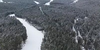 Sarıkamış'a Mevsimin İlk Karı Düştü: Beyaz Gelinliğini Giydi