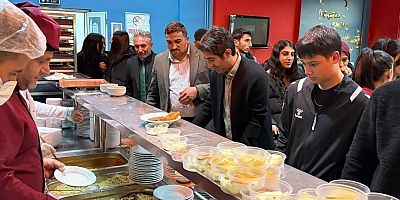 Sarıkamış Kaymakamı ve Belediye Başkanı Öğrencilerle  oruç açtı