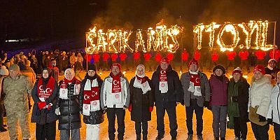 Sarıkamış Şehitleri anısına meşaleli kayak gösterisi düzenlendi