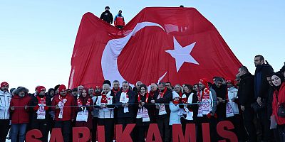 Sarıkamış'ta yapılan kardan heykeller açılışı gerçekleştirildi.