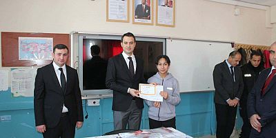 Selim Kaymakamı Semiz, Karne dağıtım törenine katıldı