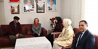 Susuz'da şehit ailesine anlamlı ziyaret 