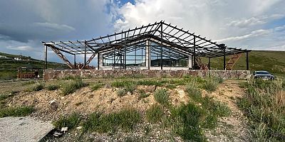 Susuz Şelale Kafe Restorana Cam Balkon Çalışması Başladı