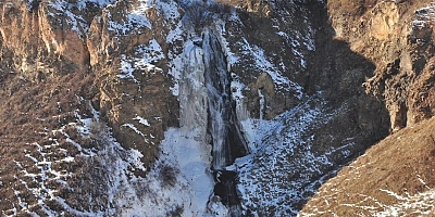 Susuz Şelalesi, soğuklardan nasibini aldı
