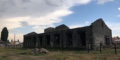 Tarihi Süt Fabrikası Kaderine Terk Edildi, Yetkililerden Yardım Bekliyor