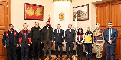 Vali Polat, 112 çalışanlarını makamında ağırladı