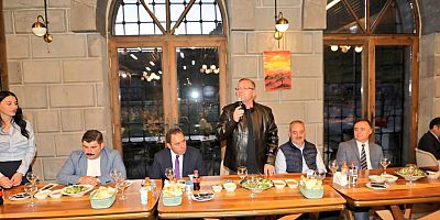 Vali Polat, 7. Akıl ve Zeka Oyunları Türkiye Finali Katılımcılarını Ağırladı