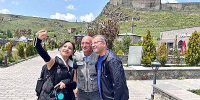 Vali Polat, Bayramın İlk Gününde Vatandaşlarla bir araya geldi