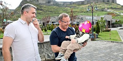 Vali Polat, Bayramın Son Gününde Şehirde Vatandaşlarla Bir Araya Geldi