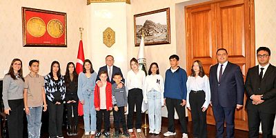 Vali Polat, Çocukları Makamında Ağırladı