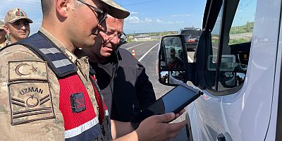 Vali Polat, Jandarma uygulama noktasında uygulamaya katıldı