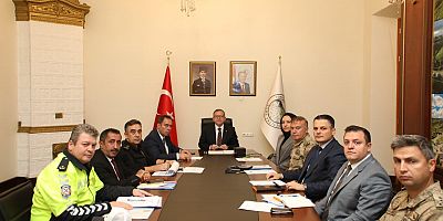 Vali Polat, Karayollarındaki Hız Sınırlamaları Toplantısına Katıldı