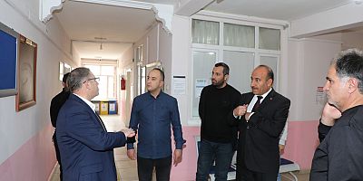 Vali Polat, Kars Rehberlik ve Araştırma Merkezi'ni ziyarette bulundu