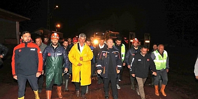 Vali Polat, Merkez Ölçülü ve Derecik köylerinde Sel Bölgesini Ziyaret Etti