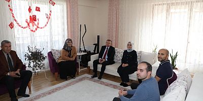 Vali Polat, Şehit Öğretmenin Ailesini Ziyaret Etti 